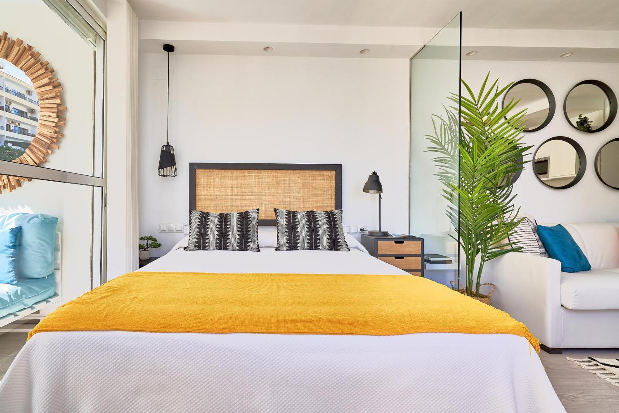 Suite Roca Chica Torremolinos Eksteriør bilde